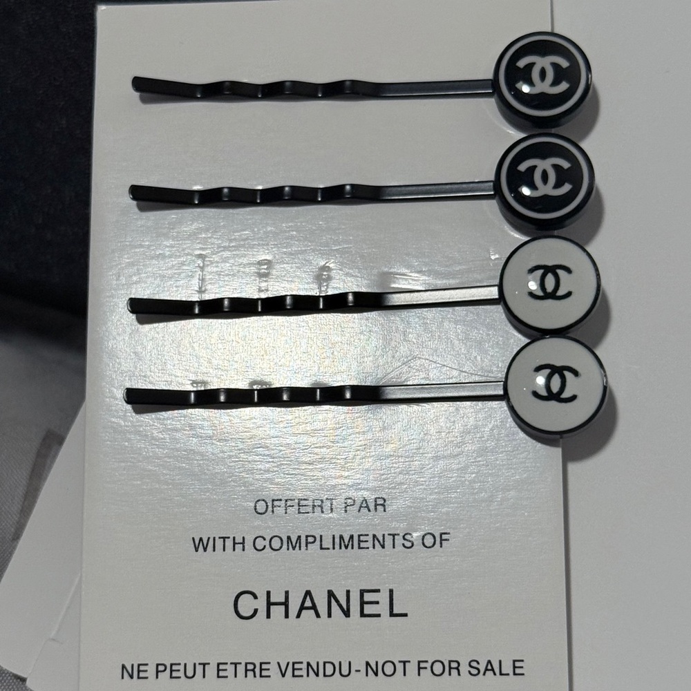 Chanel Monochrome Logo Hair Pins Set new with box - Picture 2 of 6